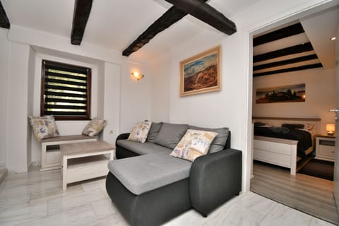 Apartment Bela - Unit 377589-13