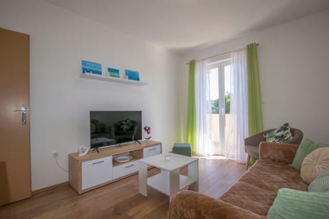 Apartments Lucia - Unit 377582-13