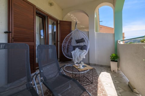 Apartment M&M - Unit 377512-13