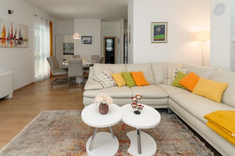 Villa Jolanda - Unit 377482-13