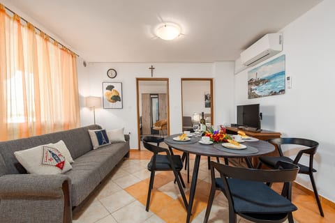Apartment Stancec - Unit 377476-13