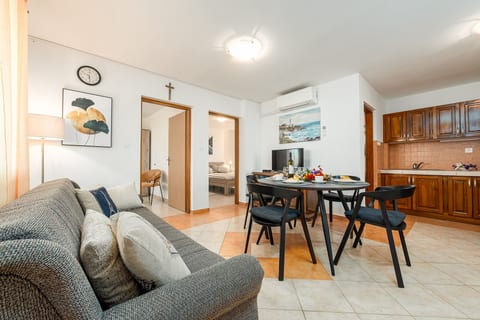 Apartment Stancec - Unit 377476-13