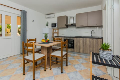 Apartments Juracak Josip i Mira - Unit 377409-13