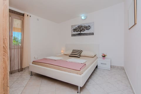 Apartments Juracak Josip i Mira - Unit 377414-13