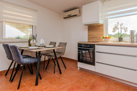 Apartment Zenko - Unit 377407-13