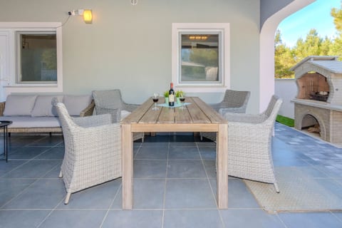 House Stjepanovic - Unit 377383-13