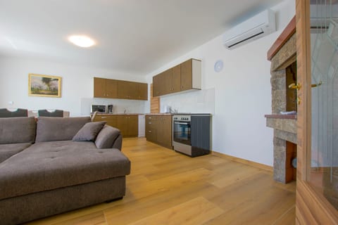 Villa Nola - Unit 377361-13