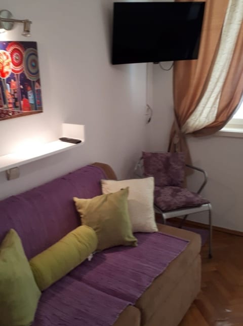 Apartment Apartment Yellow - Unit 377354-13