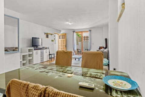 Apartment Tin - Unit 377273-13