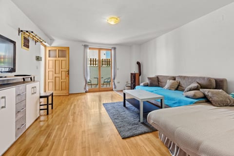 Apartment Tin - Unit 377273-13