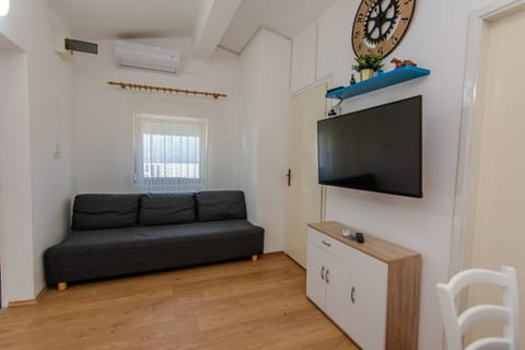 Apartment Gerzic - Unit 377204-13
