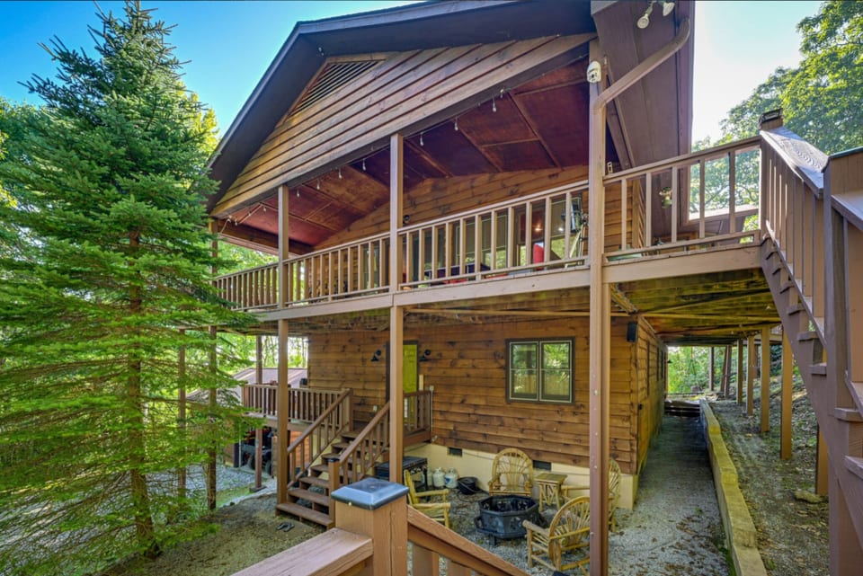 Family and Friends Getaway – Panoramic Mountain Vistas - Cullowhee