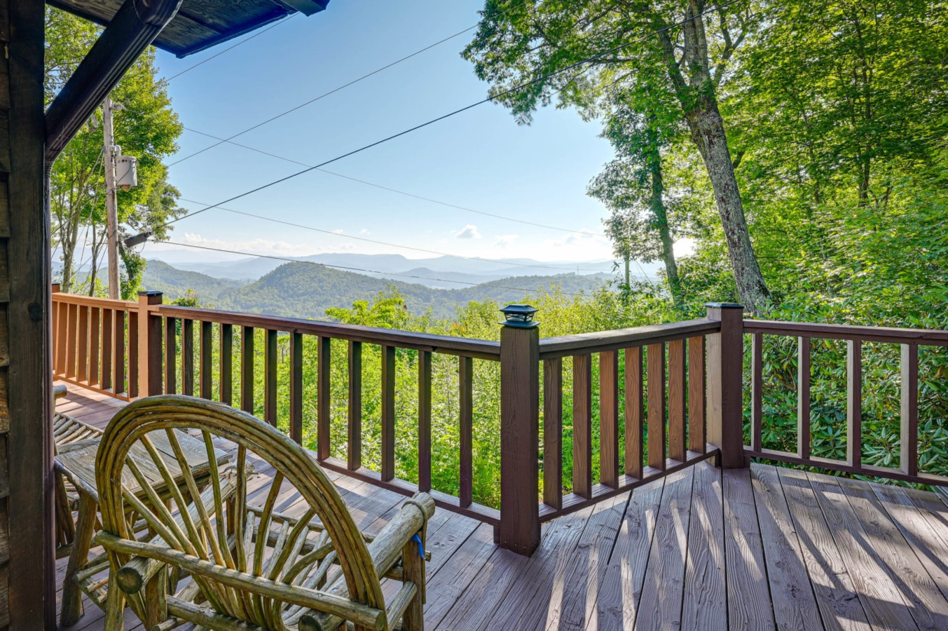 family-and-friends-getaway-panoramic-mountain-vistas/