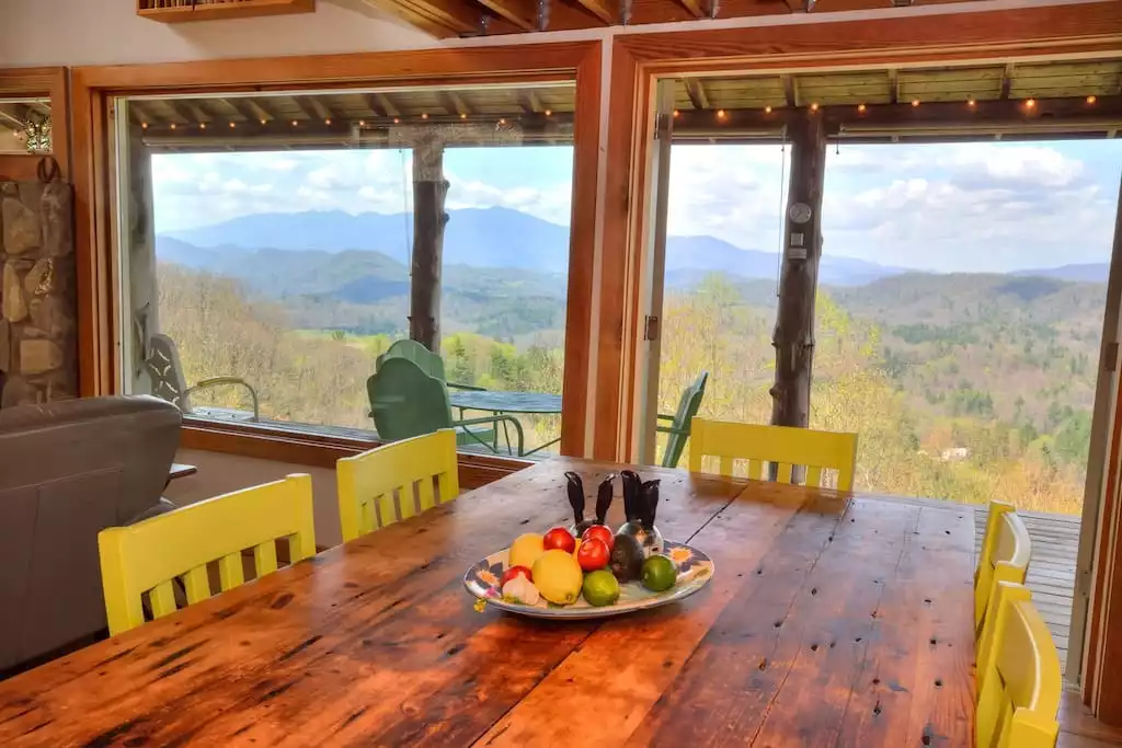 Dine with a view - HAWKS VIEW HOUSE - Bakersville