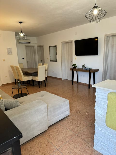 Apartments Leona - Unit 208768-5