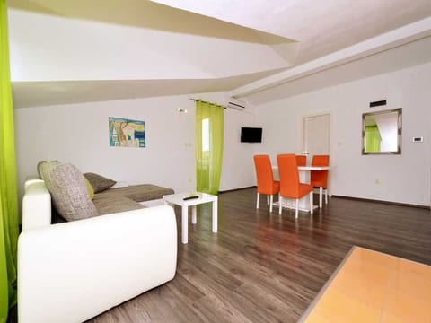 Apartments Leona - Unit 208769-5