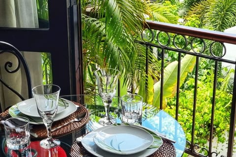 Dine by the palm trees!