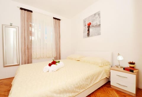 Apartments Nina - Unit 56780-15