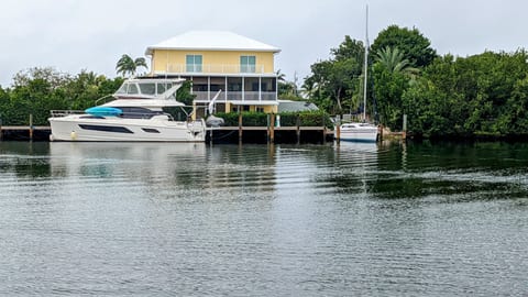 Marathon Gulfside Lake view home, bring your boats