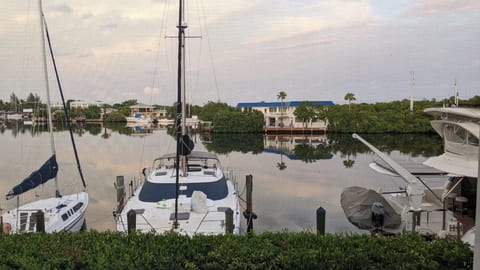 Marathon Gulfside Lake view home, bring your boats