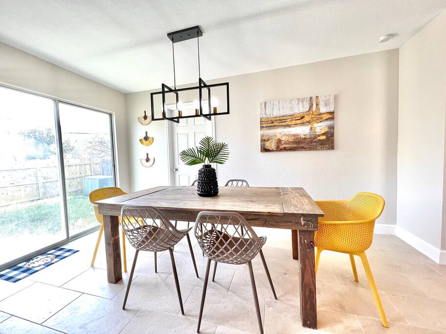 Nice Clean & Central | 3BR San Antonio (4 Beds) CC