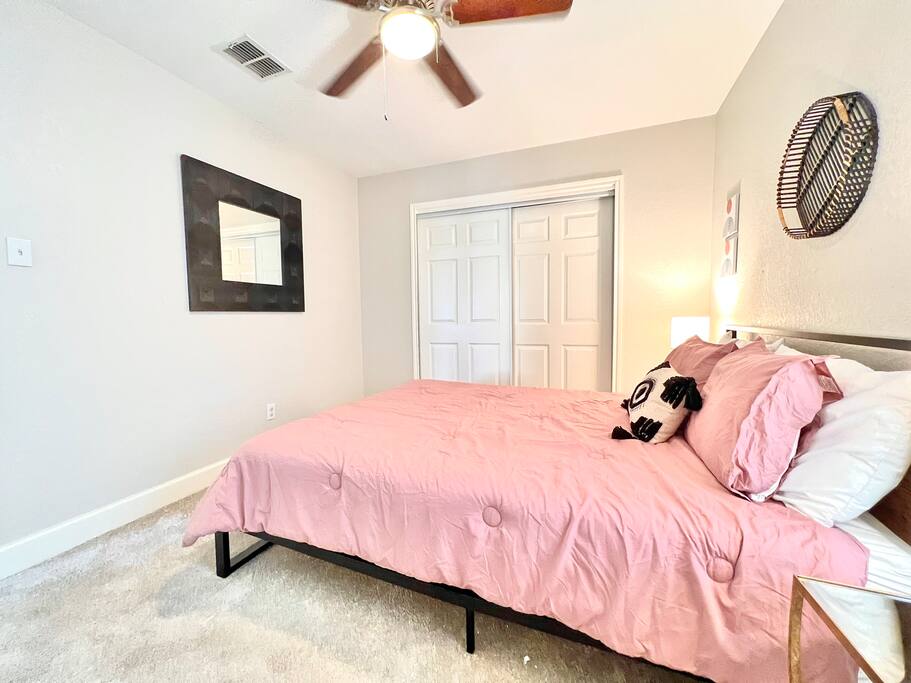 Nice Clean & Central | 3BR San Antonio (4 Beds) CC