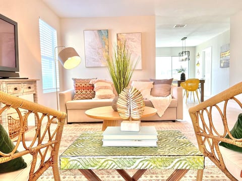 Clean Quiet 3Bed near Attractions Pet Friendly-CC