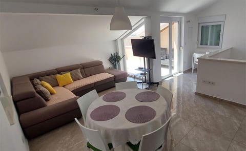 Apartments Pajo Plus - Unit 377715-13