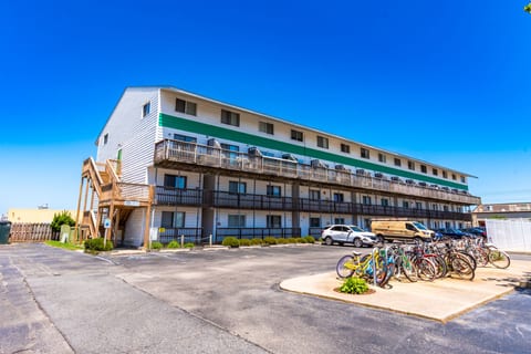 127th Bayside |pool-short walk 2 beach-By Park!