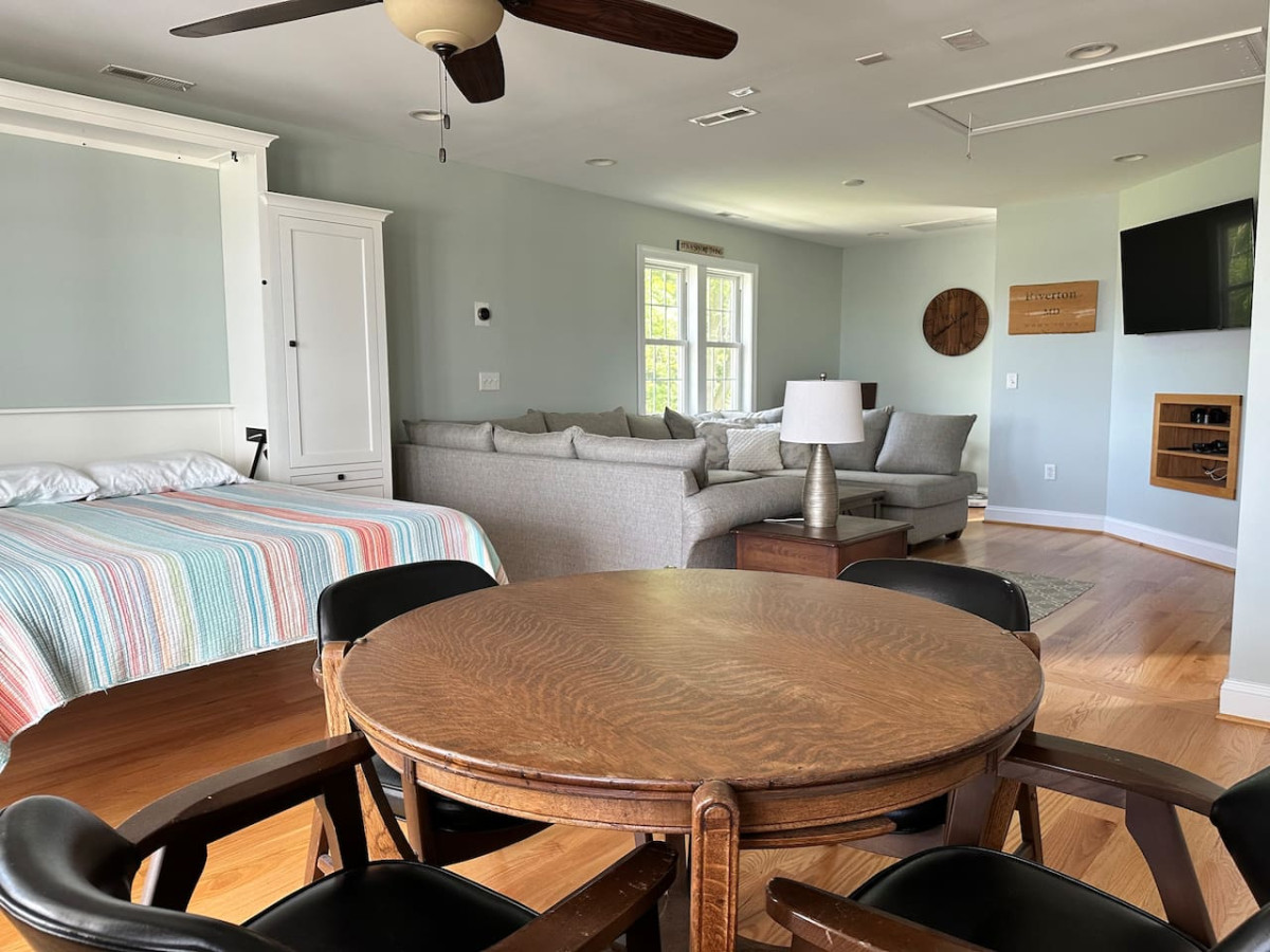 Nanticoke river front Studio!