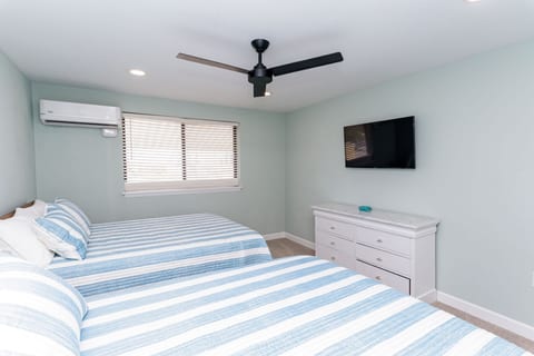 127th Street| Pool, Short Walk to Beach & Park