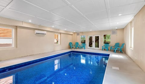 Smoky Serenade - Sleeps 30!
