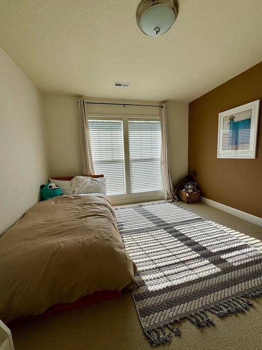 Spacious -AC, Wifi, Free Parking