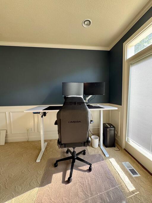 Spacious -AC, Wifi, Free Parking