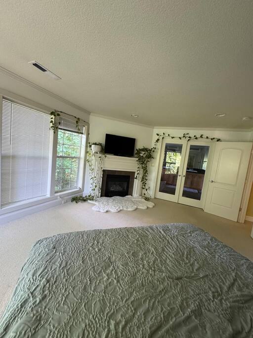 Spacious -AC, Wifi, Free Parking