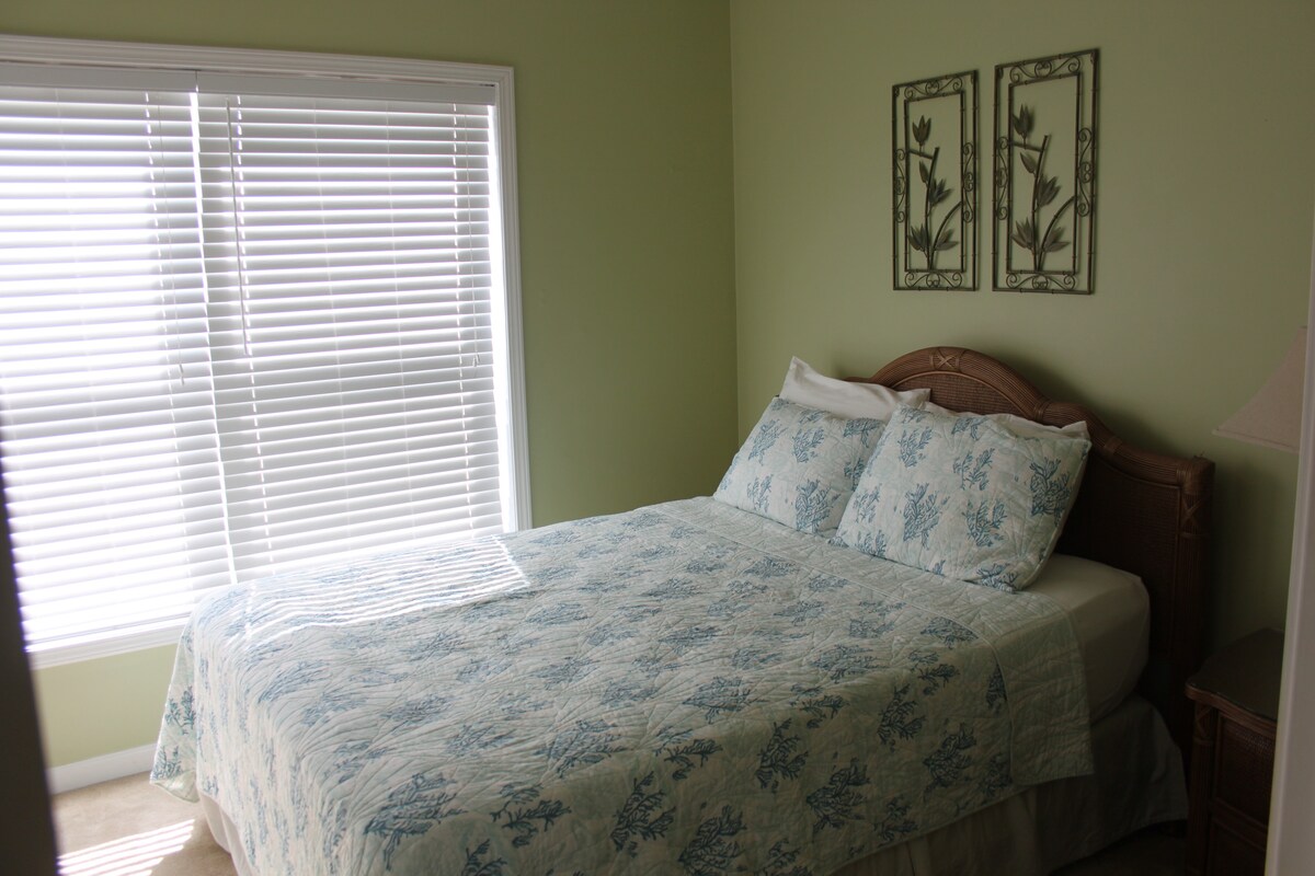 keys-waterfront-spectacular-gulf-view-dock-pool/