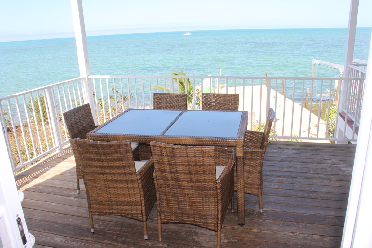 keys-waterfront-spectacular-gulf-view-dock-pool/