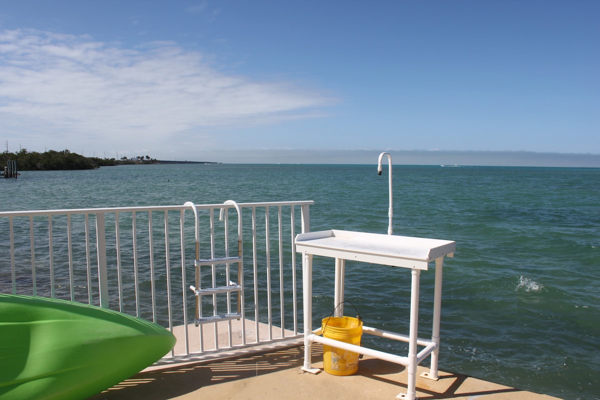 keys-waterfront-spectacular-gulf-view-dock-pool/