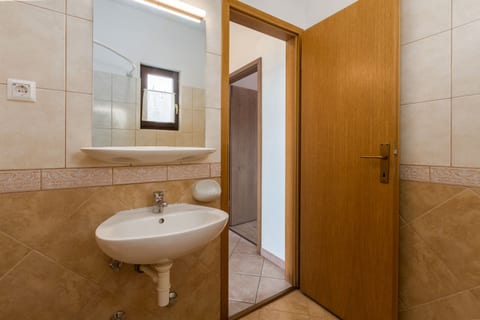 Apartment Damjan - Unit 377689-13