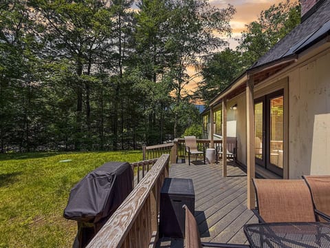 The Check Inn | Close to Hiking, Rivers, Storyland