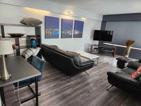 Modern Comfort: Furnished 3-Bedroom Oasis in Vibrant Vancouver for Prime stays