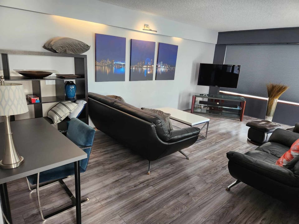 Modern Comfort: Furnished 3-Bedroom Oasis in Vibrant Vancouver for Prime stays - Vancouver