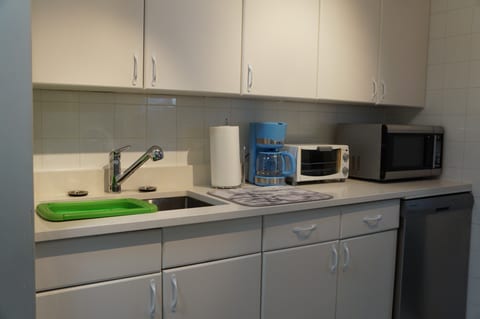 Elegant 2-Bedroom Corporate Housing in Downtown Calgary for Prime Stays