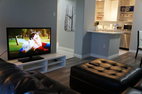 Elegant 2-Bedroom Corporate Housing in Downtown Calgary for Prime Stays