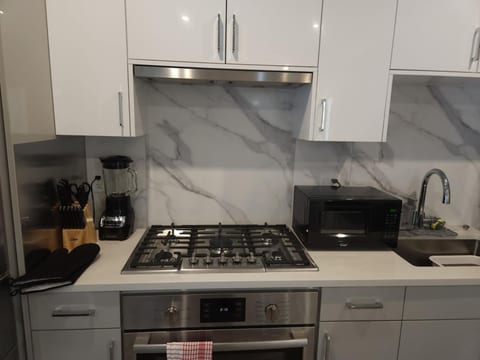 Modern 2 Bedroom Townhouse