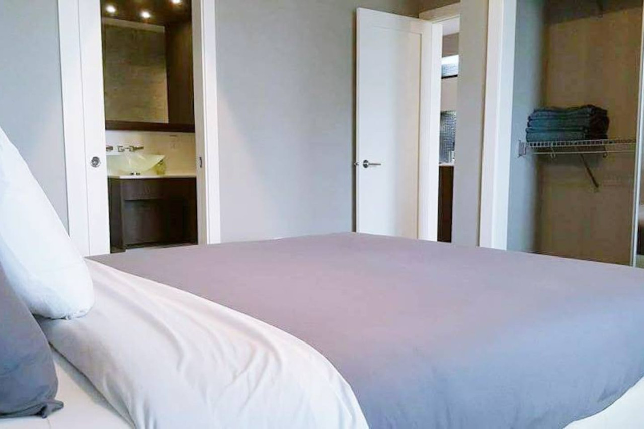 charming-upper-level-3-bedroom-house-on-beatrice/