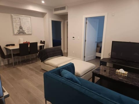 Signature Airport Proximity Townhouse
