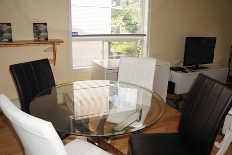 Signature City Charm: Furnished 3-BR Retreat