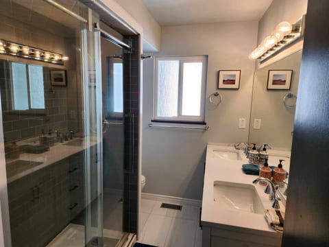 Signature City Charm: Furnished 3-BR Retreat