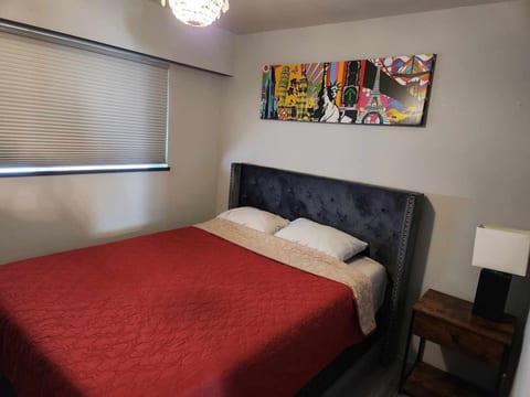 Signature City Charm: Furnished 3-BR Retreat